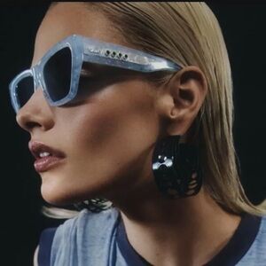 Quay - No Apologies Arctic Tort - Limited Edition Sunglases
New